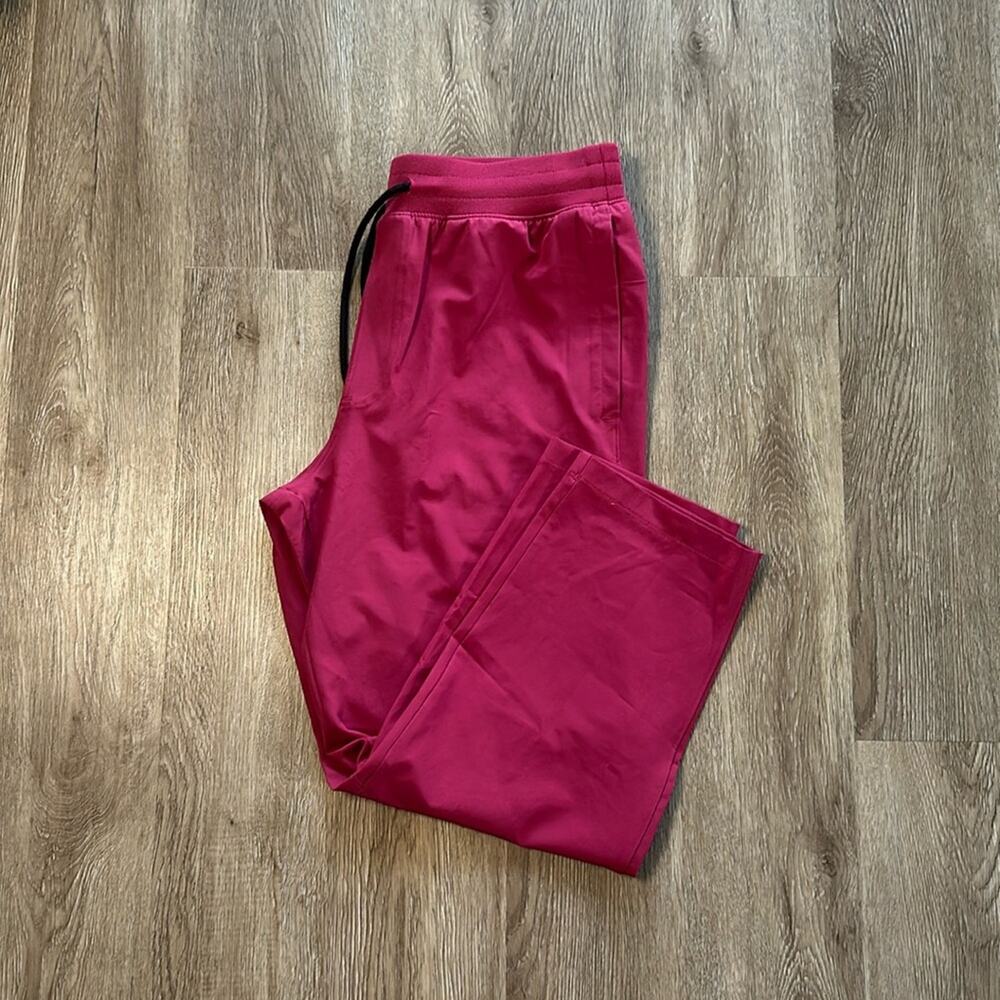 NWT Under Armour Sportstyle Elite Crop Pants‎ Large